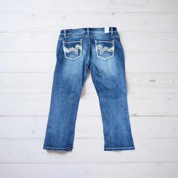 Maurice’s Distressed Straight Leg Denim Capri Jeans Size 7/8 #42 - Picture 1 of 6